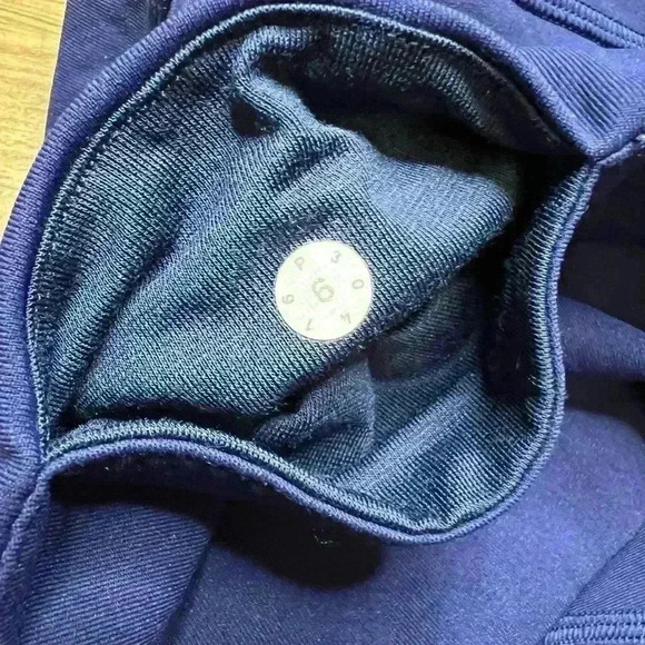 Lululemon Hot Like Agni Pant size 6 - Picture 6 of 11